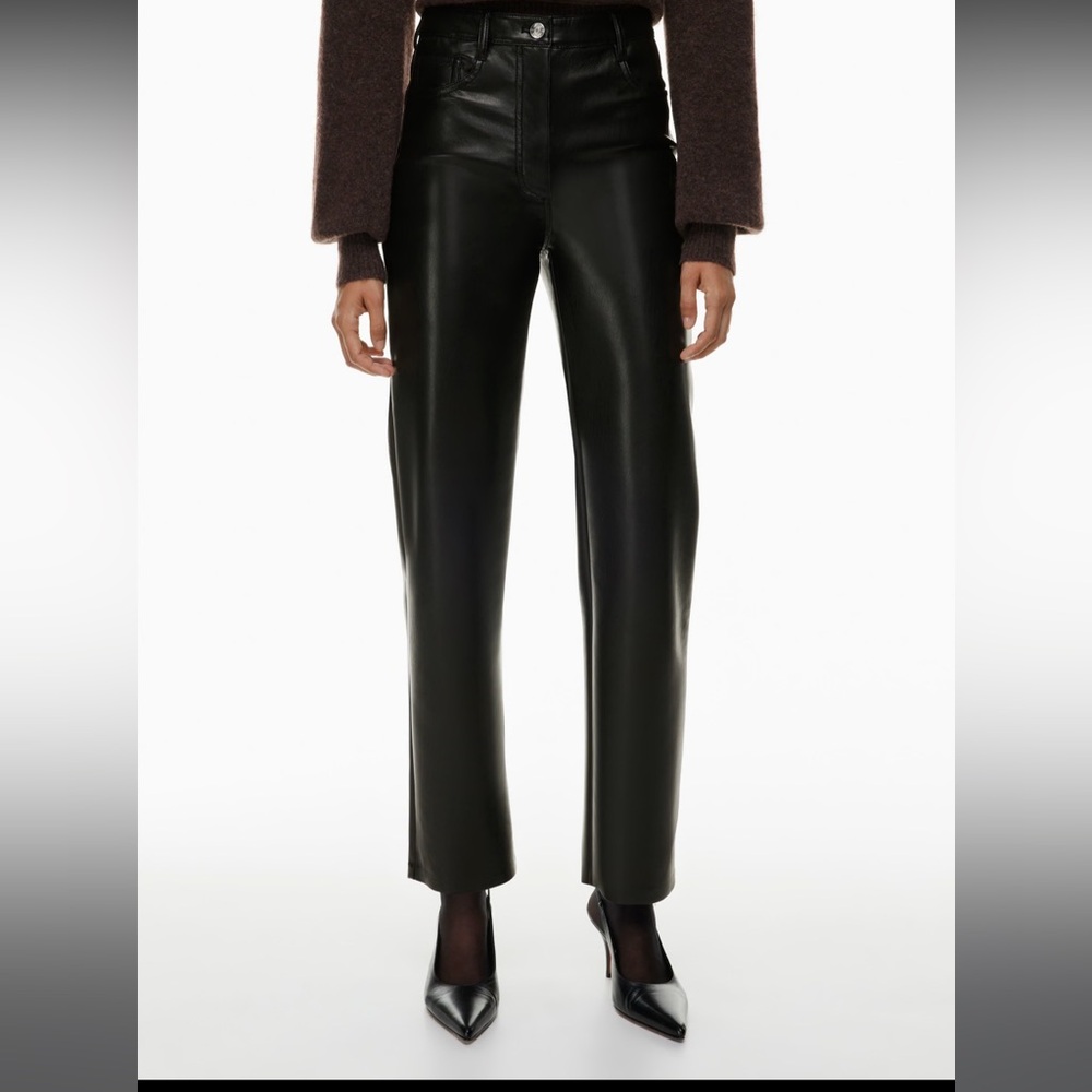 Aritizia Wilfred - The Melina Pant size 4 regular in black unreal leather.